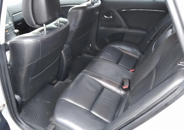 Toyota Avensis cena 27400 przebieg: 305000, rok produkcji 2011 z Garwolin małe 466